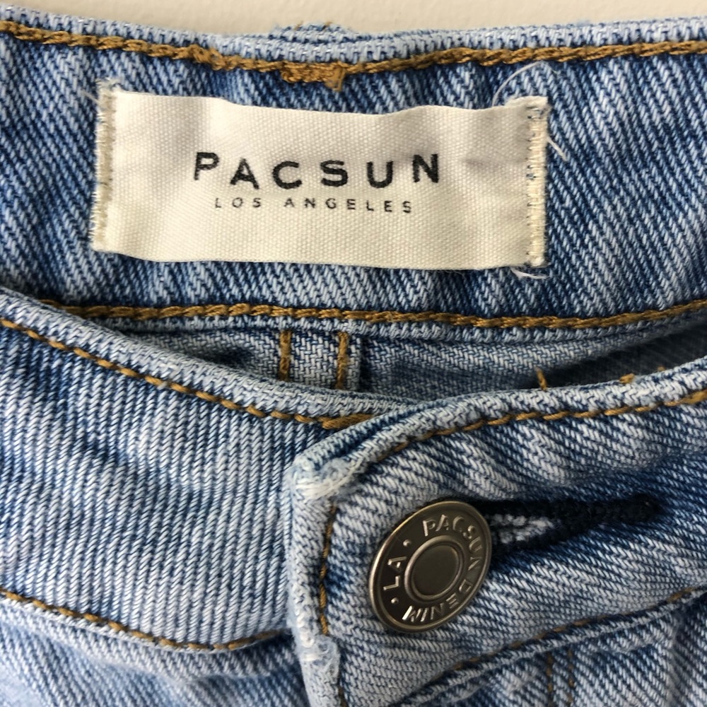 ❤️ Pacsun cactus embroidered Girlfriend Shorts - Picture 4 of 5
